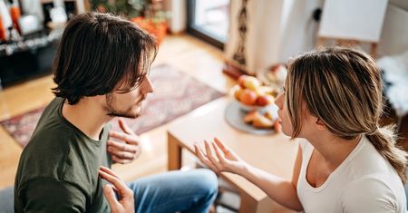 Czy twój partner jest narcyzem? Psycholożka wyjaśnia