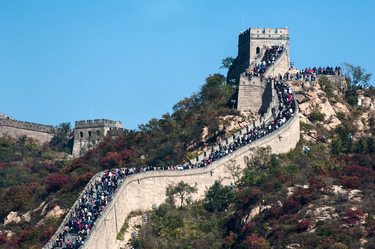 Mur Chiński przyciąga turystów. Wielu wraca rozczarowanych