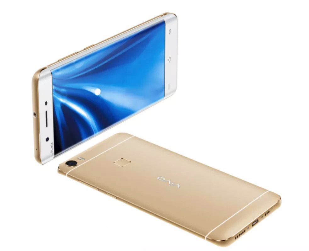Vivo Xplay5 oficjalnie. Ma zagięty ekran i 6 GB RAM-u! 6