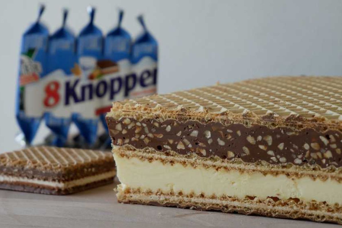Turn your family's favorite Knoppers wafers into an oversized treat