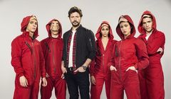 Władze Krakowa nie wiedziały, że maska Dalego na Rynku Głównym to reklama. Netflix zapłaci  ostatecznie 5078 zł, zamiast 274 zł