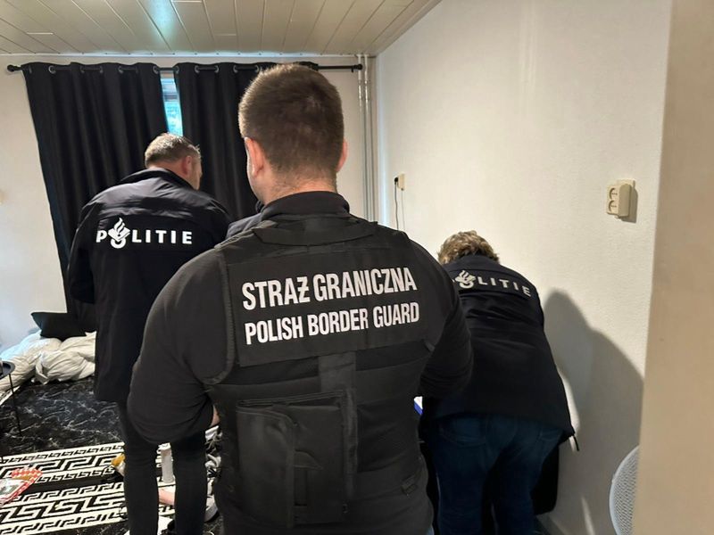 Przerzucili 3,5 tys. migrantów. Później finansowali terrorystów