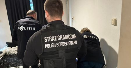 Przerzucili 3,5 tys. migrantów. Później finansowali terrorystów