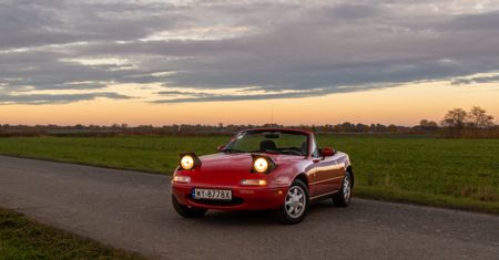 Test: Mazda MX-5 NA, czyli samochodowy odpowiednik dobrej starej kapeli rockowej
