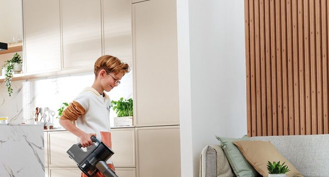 Amica w reklamach przekonuje, że sprzątanie może być przyjemne