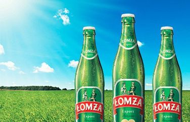 Łomżing w stroju służbowym reklamuje piwo Łomża (wideo)