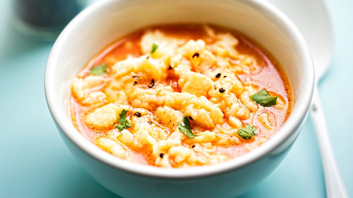 Zupa pomidorowa z lanym ciastem