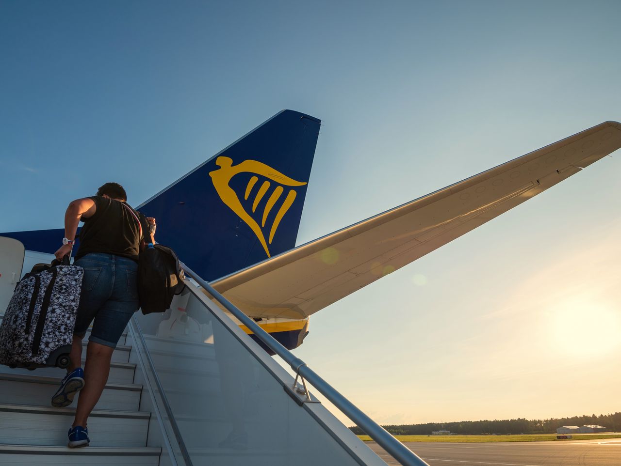 Matka z synem oblali test. Ryanair nie wpuścił ich na pokład