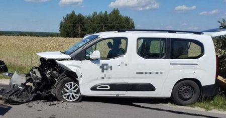 Wypadek w Sernikach: 3 osoby w szpitalu
