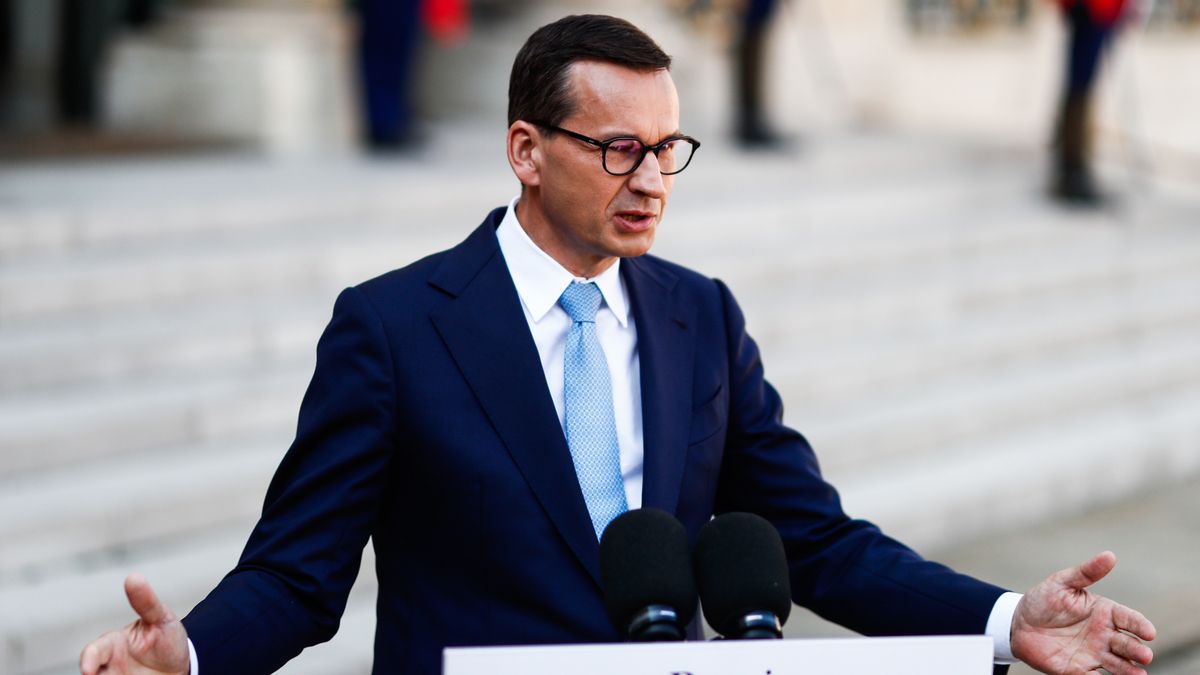Mateusz Morawiecki przyleciał z wizytą do Paryża 