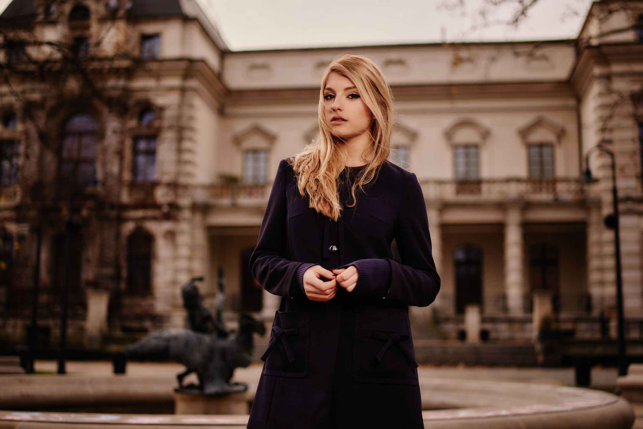 Sposób na ciekawy portret przy użyciu lustrzanki, jasnego obiektywu i prostej lampy 6