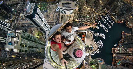Zakaz robienia selfie. Może uratować życie wielu turystów
