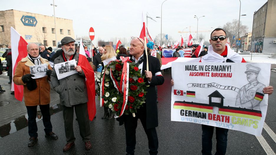 Marsz narodowców w Oświęcimiu w 74. rocznicę wyzwolenia obozu Auschwitz