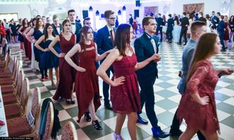 Studniówka niczym naruszenie praw człowieka. Zarzuty aktywistki podbijają internet, ale oparte są na fałszywej tezie