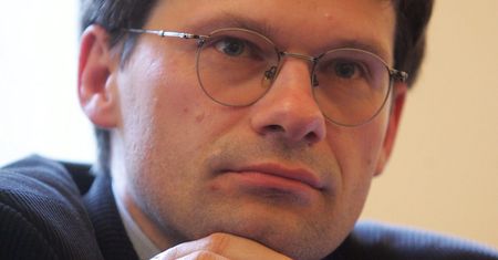 Dlaczego myślimy tak, jak myślimy? Wywiad z prof. dr. hab. Andrzejem Zybałą
