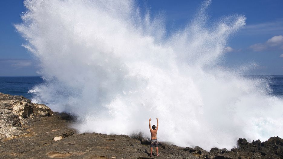  "Devil’s Tear" to jedno z najniebezpieczniejszych miejsc do robienia zdjęć. Turystom to nie przeszkadza