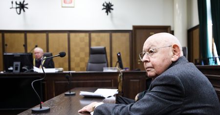 Sąd uchylił wyrok ws. Jerzego Urbana. Sprawa o obrazę uczuć religijnych trwa już 7 lat