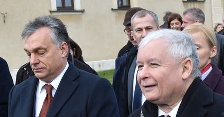 Kaczyński odsłoni pomnik smoleński w Budapeszcie. Został wybudowany za pieniądze partii Orbana