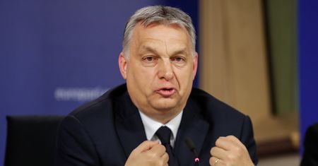 Orban został ukarany tak, żeby nie bolało. Wszyscy wygrali, ale niesmak pozostał