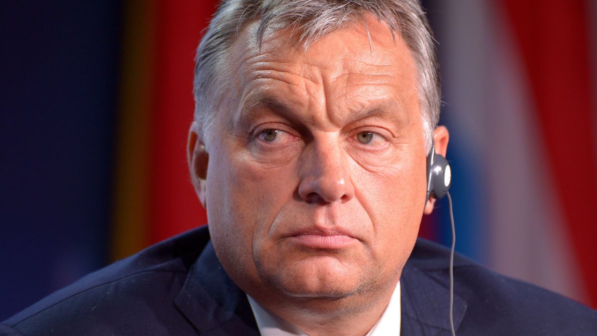 Viktor Orban zdążył, obrazić, przeprosić i obarczyć rywali winą za konflikt