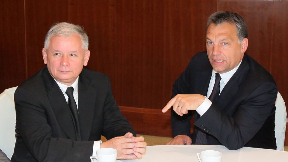 Kaczyński, Orban, dwa - nieprzewidywalne dla reszty Europy - bratanki