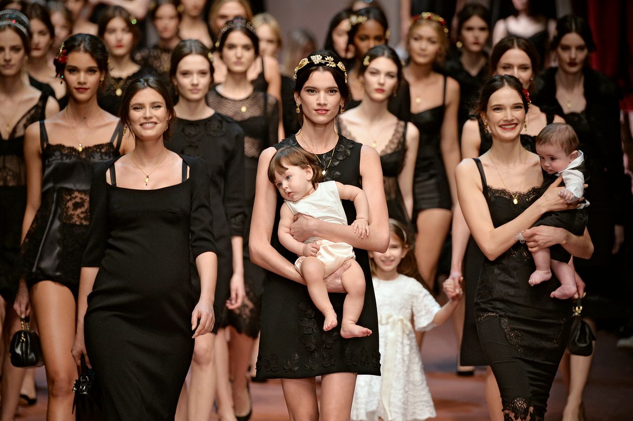 Pokaz kolekcji Dolce & Gabbana dedykowany wszystkim matkom