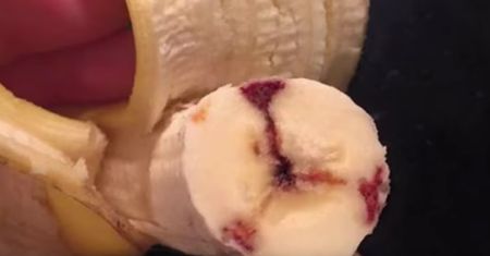 Straszą HIV w "krwawych" bananach. Zagadka rozwiązana
