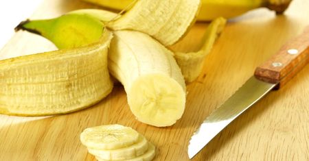 Kupiłeś banana i w środku ma czerwoną linię? Lepiej go nie jedz