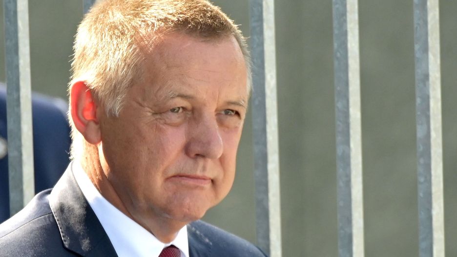 Szef NIK Marian Banaś wraca do pracy i nigdzie się nie wybiera