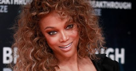 Tyra Banks w dresie i bez makijażu. Można jej nie poznać