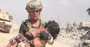 Prawdziwy bohater. Wbiegł pod kule ISIS, by ratować dziewczynkę