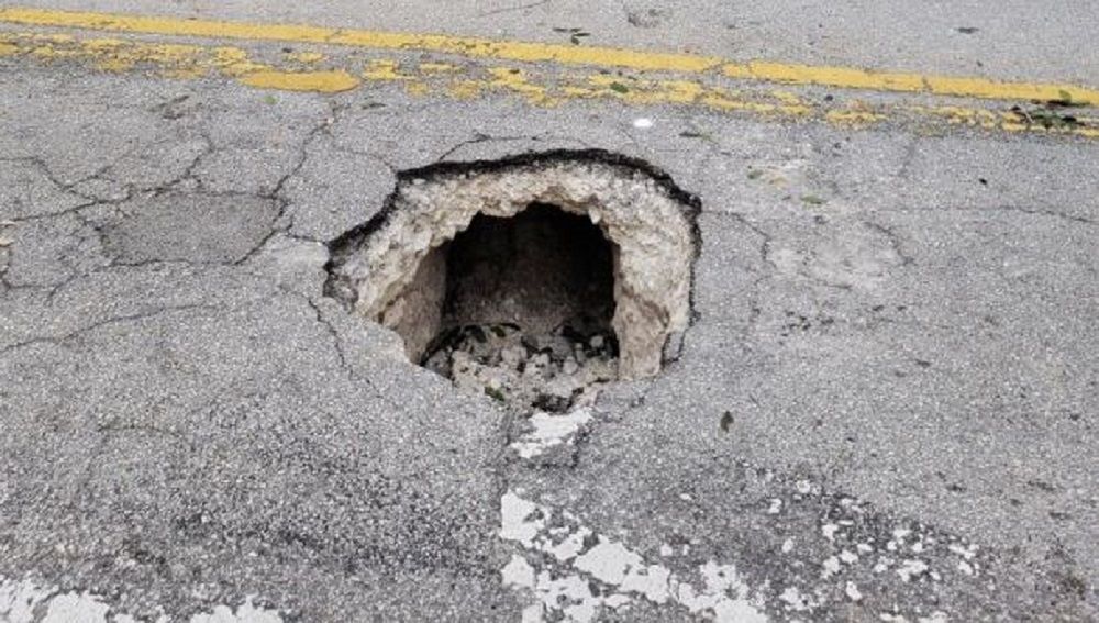 Dziura w jezdni okazała się tunelem prowadzącym do banku na Florydzie