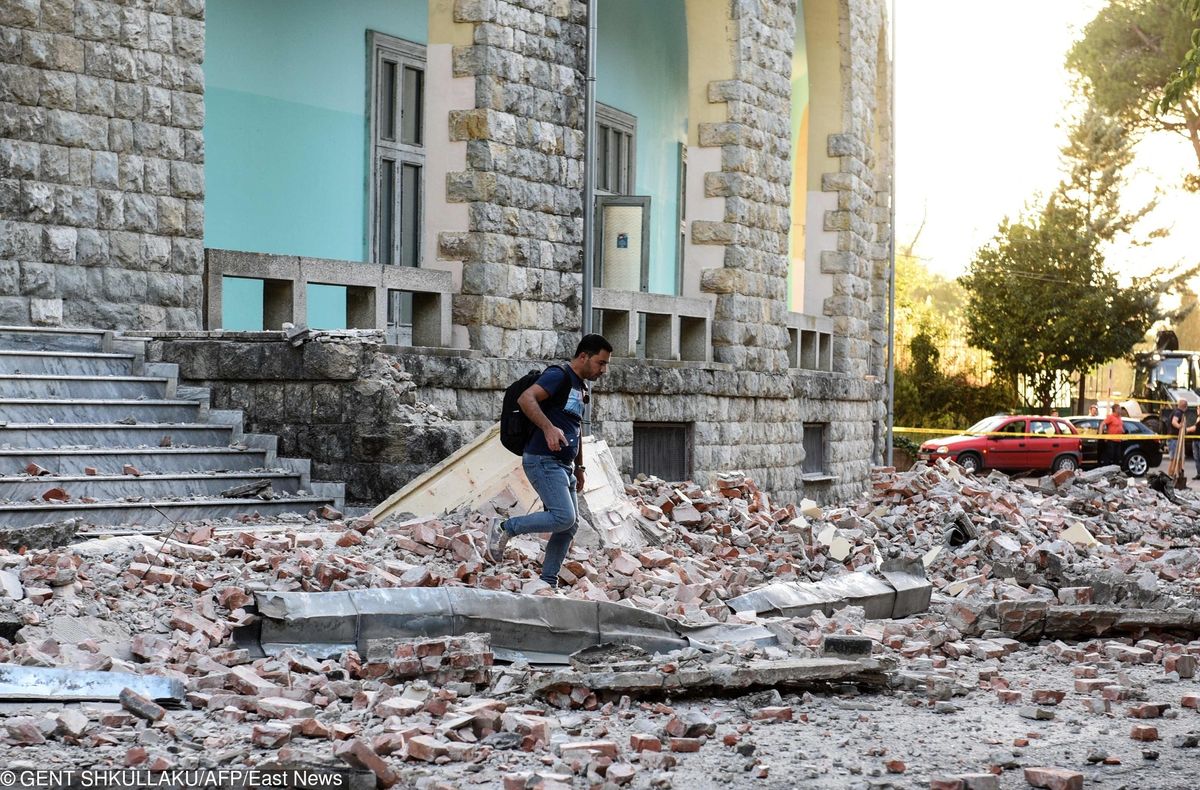 340 wstrząsów wtórnych w Albanii. Setki zniszczonych budynków i zamknięte szkoły