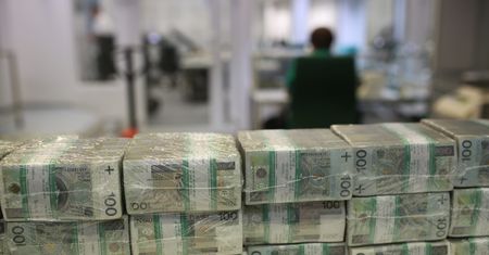 Kradzież 2 mln z konta księdza. W tej sprawie dziwi tylko jedno, skąd je miał