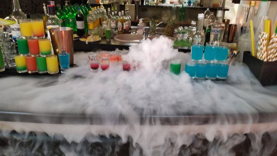 Bar na weselu to nie tylko dobre drinki, ale przede wszystkim widowisko