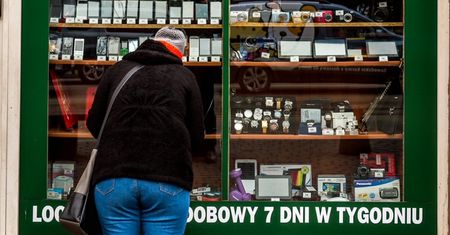 Ludzie oddają zabawki do lombardu z biedy? "Bzdura. Odkąd jest 500+, stać ich na nowe"