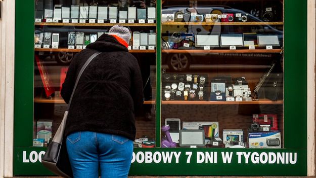 Właściciel sieci lombardów: Przez 500+ tracę klientów