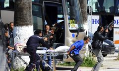 Sąd w Tunezji skazał terrorystów na dożywocie. Islamiści zabijali turystów, w tym Polaków