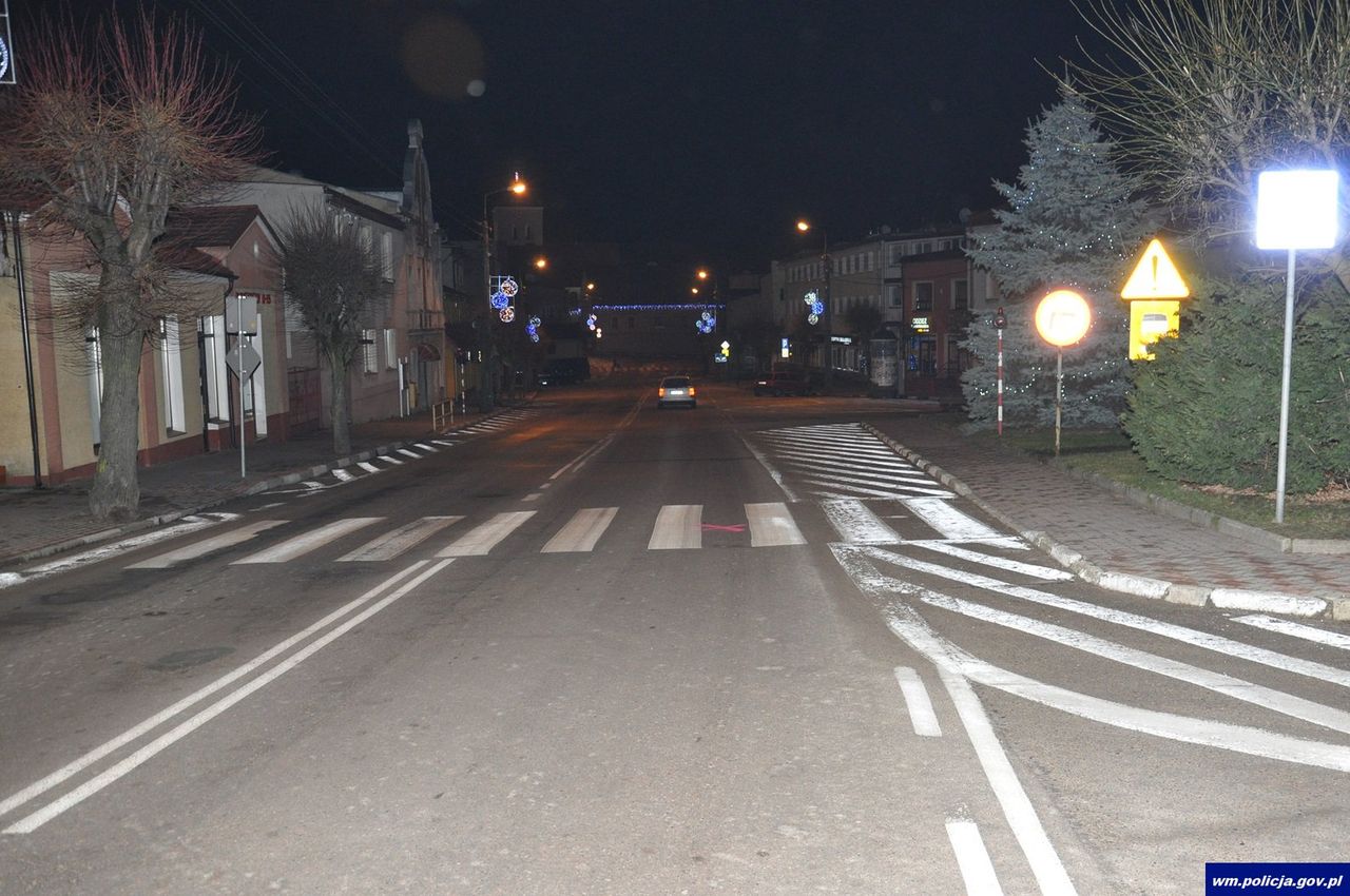 Na przejściu dla pieszych przejechał po stopach kobiety. Policja szuka świadków