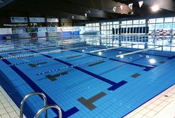 Ojciec nagrywał nagą córkę i dotykał dzieci na basenie. Teraz stanie przed sądem