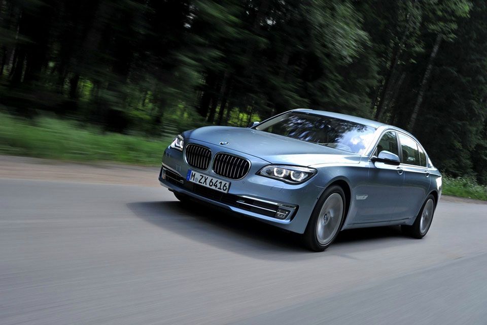 BMW serii 7 na rok 2013 - megagaleria niemieckiego okrętu flagowego 116