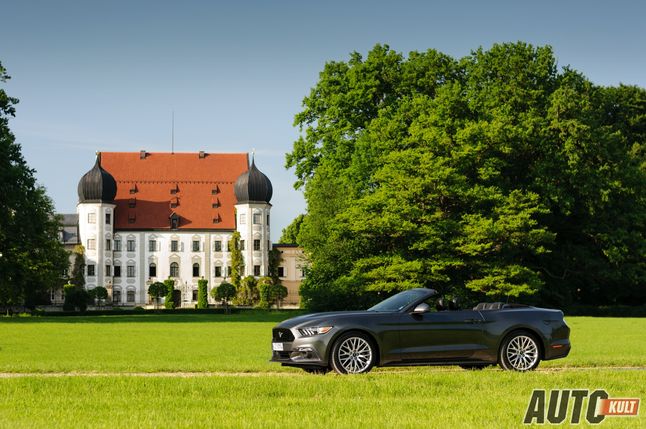 Ford Mustang 2,3 EcoBoost Convertible