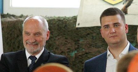 Misiewicz zarobi 50 TYSIĘCY MIESIĘCZNIE! "Antoni pokazał, kto tu rządzi"