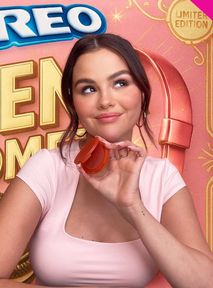 Selena Gomez ma współpracę z Oreo. Jak smakują jej ciastka?