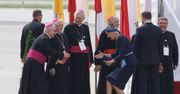 ZDJĘCIE DNIA: Agata Duda wita się z biskupami