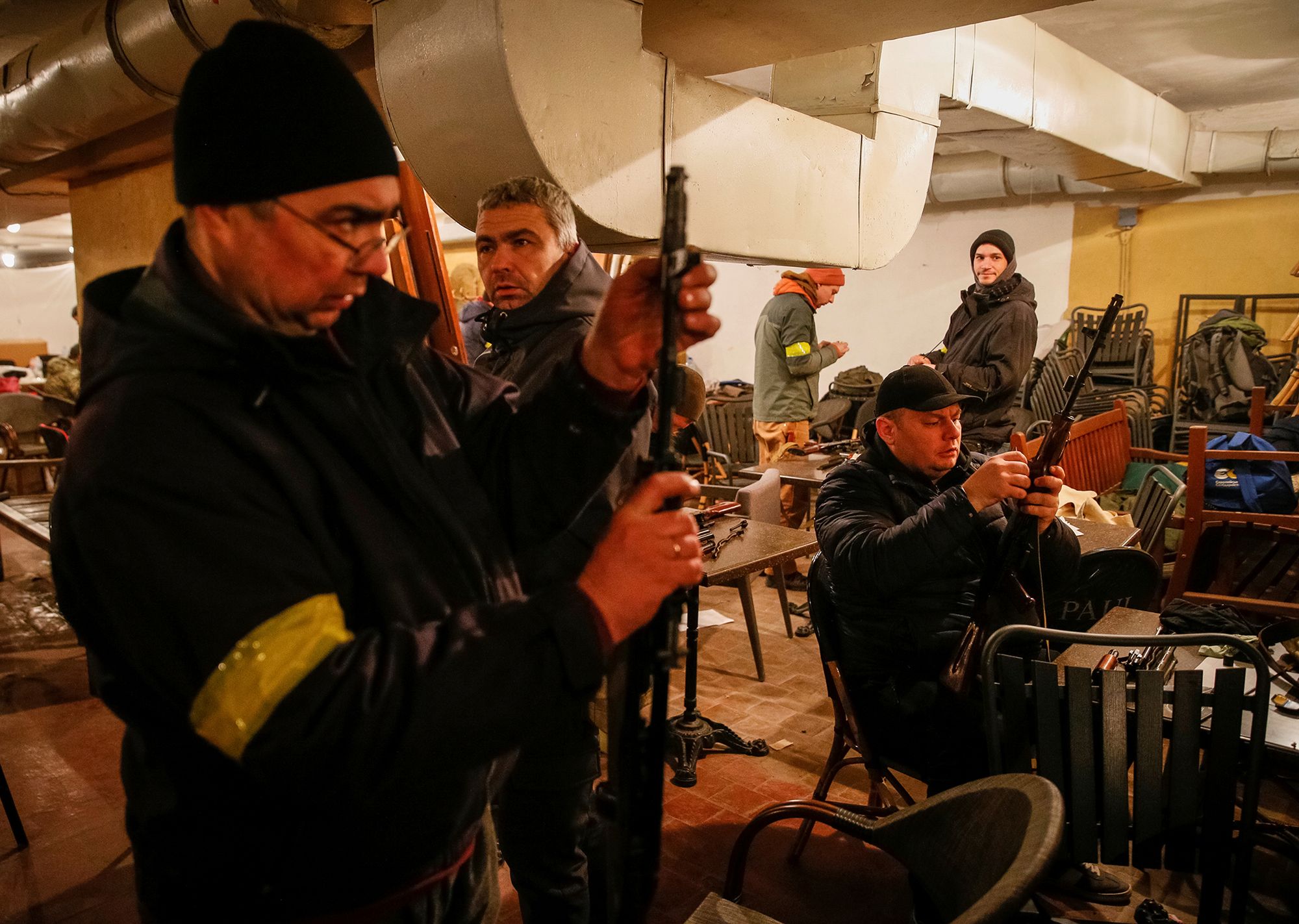 Wojna na Ukrainie: Mieszkańcy dołączają do WOT w Kijowie. Są gotowi do walki 3