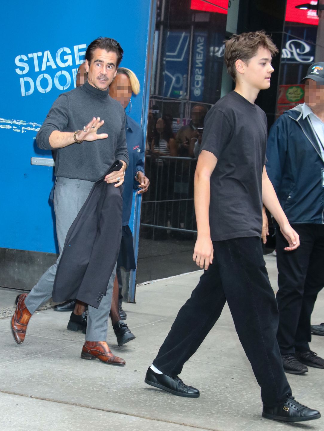 Colin Farrell sfotografowany w drodze na wywiad