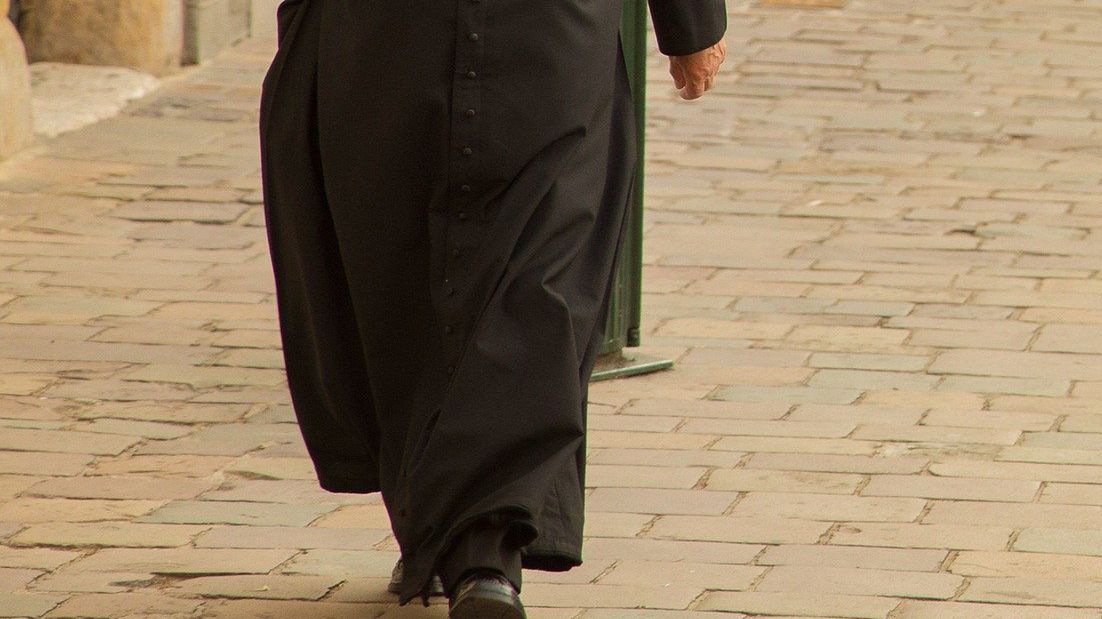 ksiadz proboszcz alkohol policjant