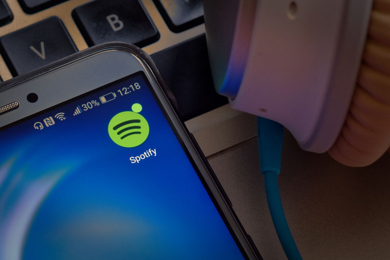Spotify walczy z modyfikowanymi aplikacjami, choć istnieje dzięki piractwu