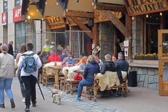 Mniejszy zysk z rachunków, dzielenie porcji. Restauratorzy w Zakopanem narzekają